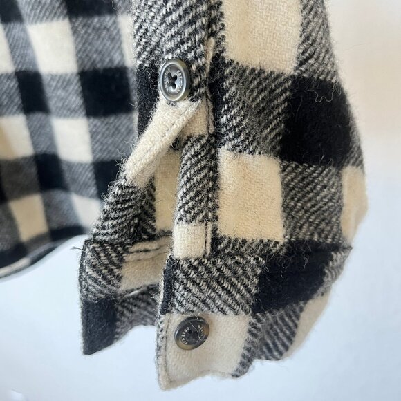 Woolrich Checkered Black & White Button Down Flannel Size Medium - Picture 7 of 8